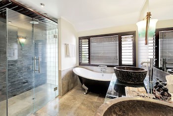 Crown Beach Resort & Spa (Adults Only)