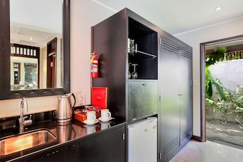 Crown Beach Resort & Spa (Adults Only)