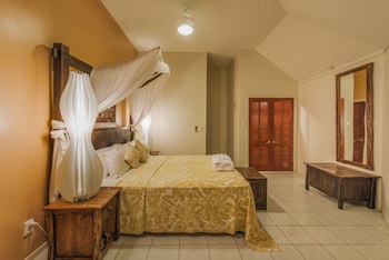 Crown Beach Resort & Spa (Adults Only)
