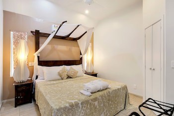 Crown Beach Resort & Spa (Adults Only)