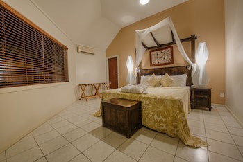 Crown Beach Resort & Spa (Adults Only)