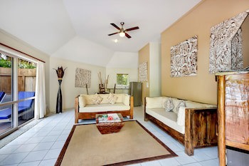 Crown Beach Resort & Spa (Adults Only)