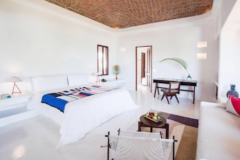 Hotel Esencia