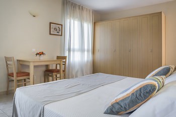 Astra Village Hotel Suites fotoğrafı