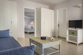 Astra Village Hotel Suites fotoğrafı