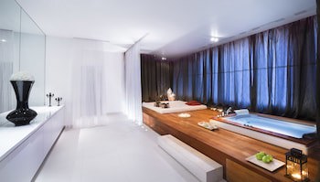 Aminess Maestral Hotel