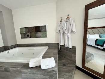 Aurea Hotel & Suites