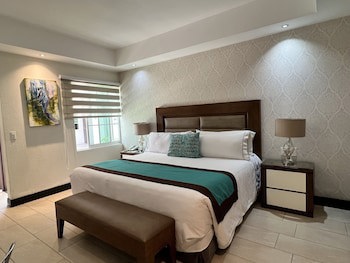 Aurea Hotel & Suites