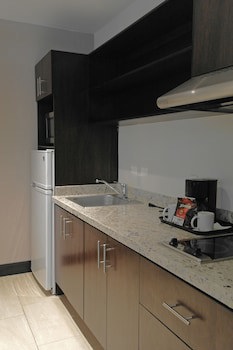 Aurea Hotel & Suites