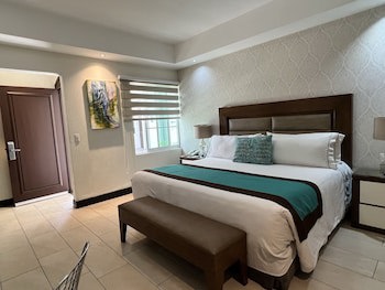 Aurea Hotel & Suites