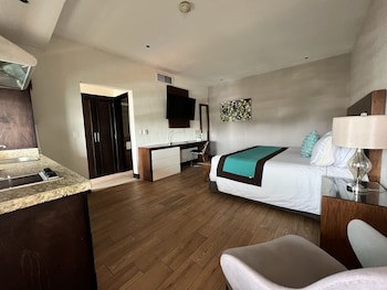 Aurea Hotel & Suites