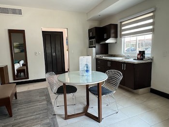 Aurea Hotel & Suites