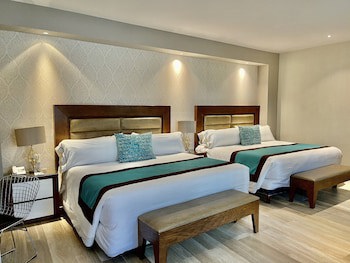 Aurea Hotel & Suites