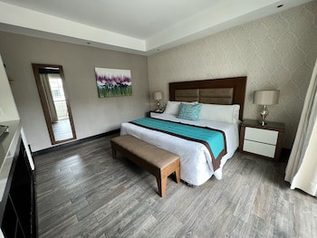 Aurea Hotel & Suites