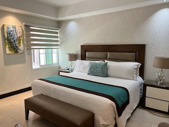 Aurea Hotel & Suites