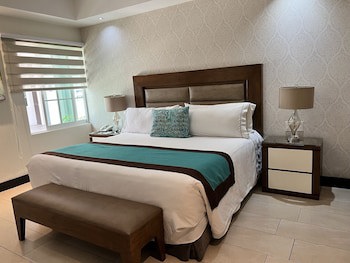 Aurea Hotel & Suites