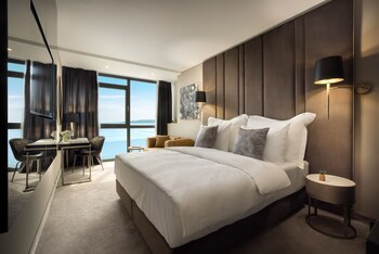 Grand Hotel Adriatic I