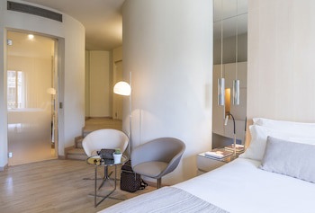 Cram Hotel