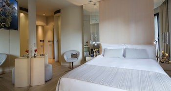 Cram Hotel