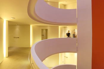 Cram Hotel