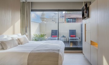 Cram Hotel