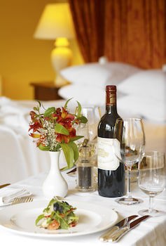 Dunraven Arms Hotel