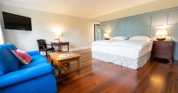 Dunraven Arms Hotel
