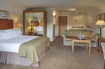 Macdonald Elmers Court Resort