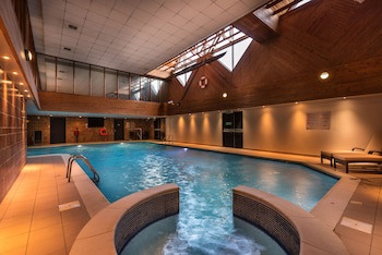 Macdonald Elmers Court Resort