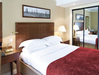 Macdonald Elmers Court Resort