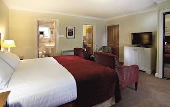Macdonald Elmers Court Resort