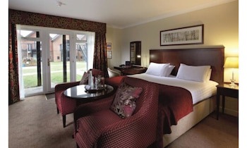 Macdonald Elmers Court Resort