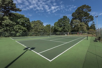 Macdonald Elmers Court Resort