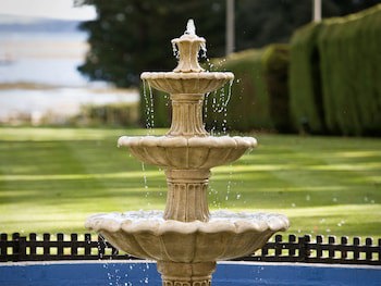 Macdonald Elmers Court Resort