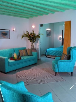 Poseidon Hotel & Suites fotoğrafı