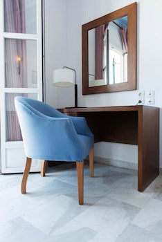 Poseidon Hotel & Suites fotoğrafı