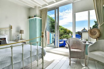 Lulworth Cove Inn