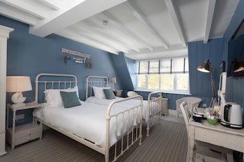 Lulworth Cove Inn