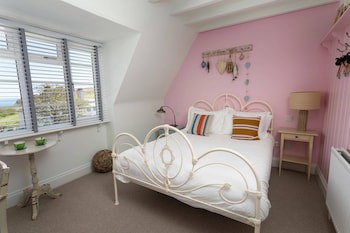 Lulworth Cove Inn