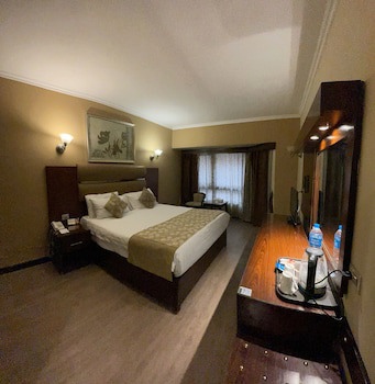 Pyramisa Suites Hotel Cairo