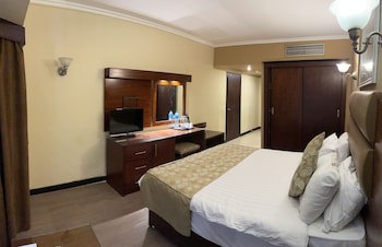 Pyramisa Suites Hotel Cairo