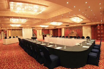 Pyramisa Suites Hotel Cairo