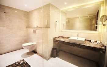 Pyramisa Suites Hotel Cairo