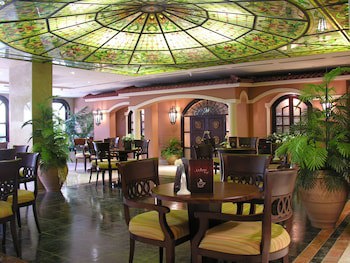 Pyramisa Suites Hotel Cairo