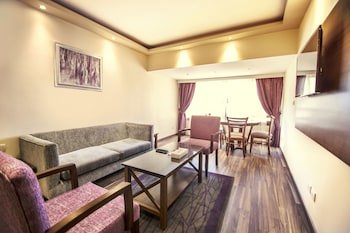 Pyramisa Suites Hotel Cairo