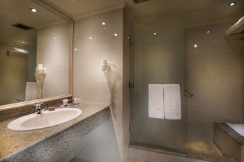 Pyramisa Suites Hotel Cairo