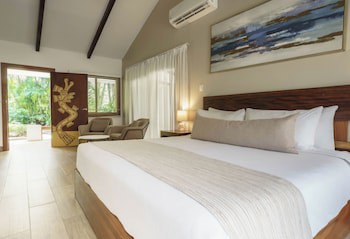 Bahia Del Sol Beach Front Boutique Hotel
