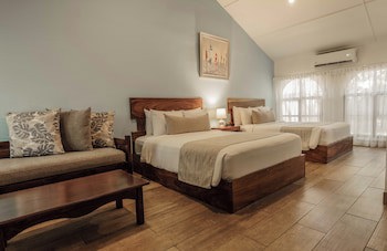 Bahia Del Sol Beach Front Boutique Hotel