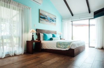 Bahia Del Sol Beach Front Boutique Hotel