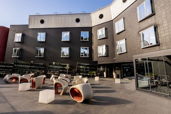 Black Hotel